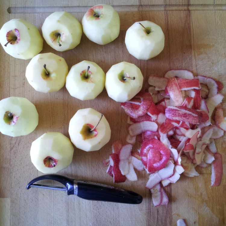 Apple Cinnamon Crumble Cake
