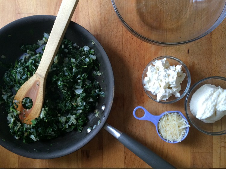 Spinach and Cheesey Chicken Roll-Ups 